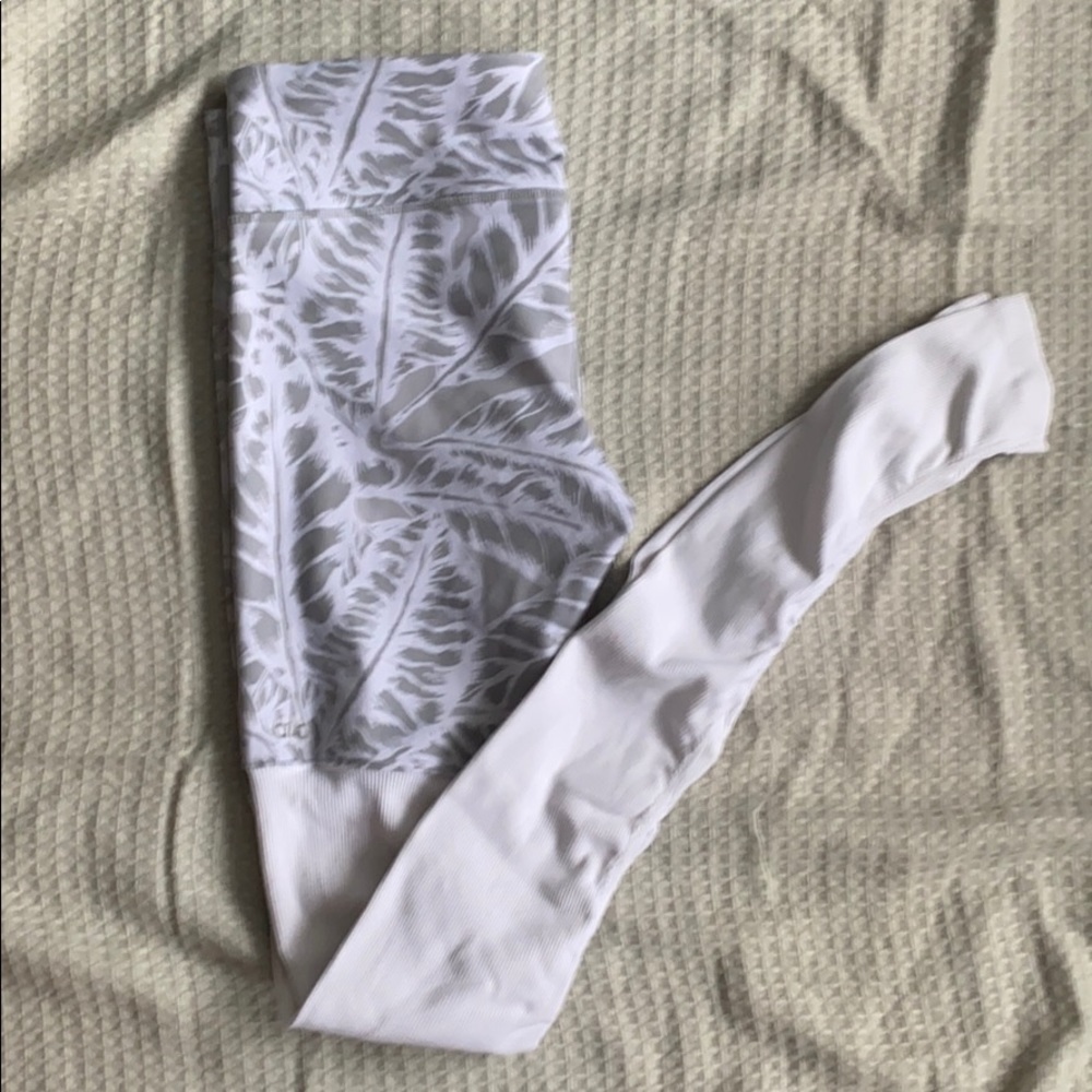 Alo goddess print leggings